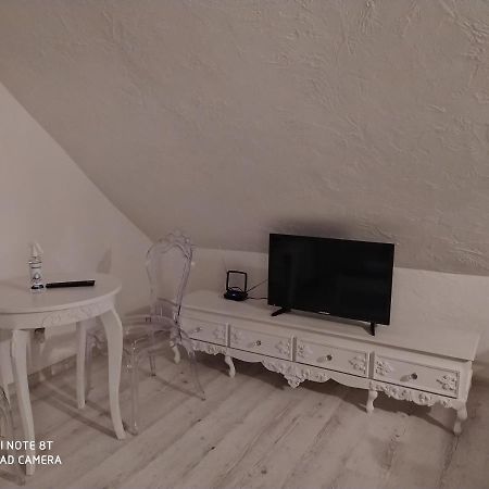 White Apartment Elblag Exterior photo
